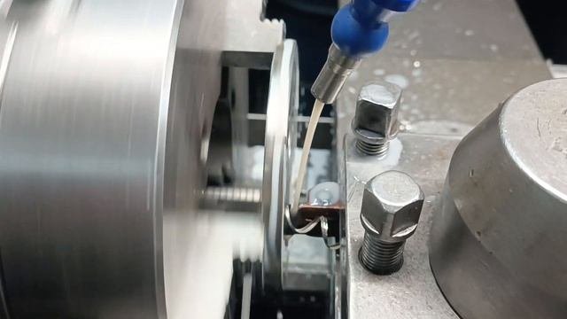 первая стружка нового токарного резца, вырезаем #токарка