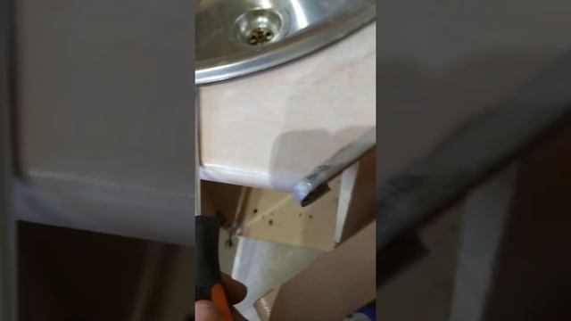 как правильно ставить раковину на кухню смотреть онлайн