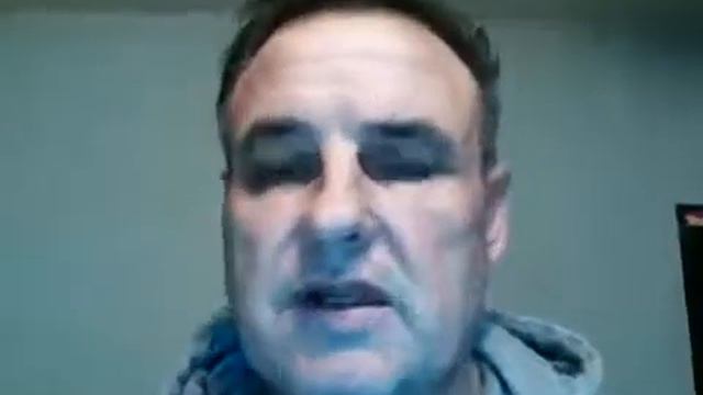 ЭТОТ ЧЕЛОВЕК ПРЕДЛАГАЕТ СВОЮ ПОМОЩЬ БЕДНЫМ СЕМЬЯМ СПАСИБО ЕМУ ОГРОМНОЕ!