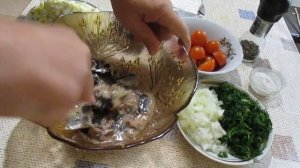 Салат из сайры консервированной