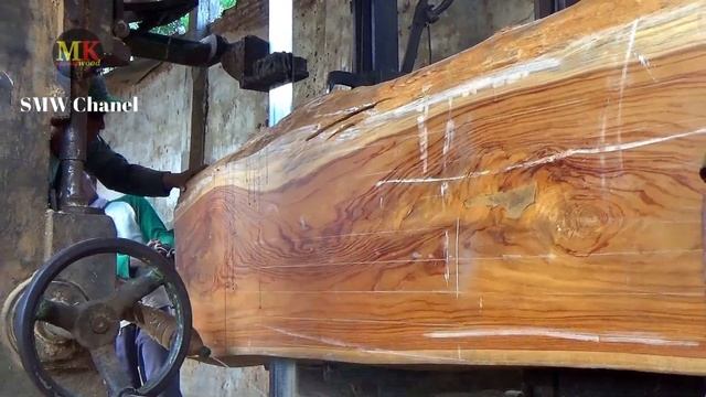 Kayu Jati Besar (tectona grandis) Best quality.bahan baku meja solid.sawmil Indonesia teak wood