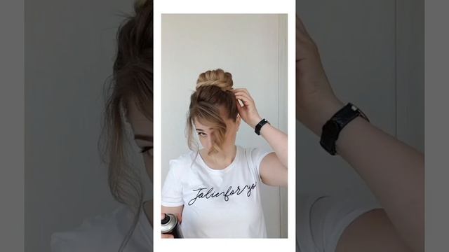 ПРОСТАЯ ПРИЧЕСКА С БУБЛИКОМ/ПУЧОК С БУБЛИКОМ #shorts смотреть онлайн
