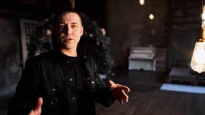 Обзор Sony 24GM (24/1.4) на русском. Учимся снимать портреты в окружении.