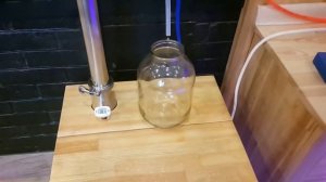 Дистилляция через холодильник Димрота Distillation through a condenser Dimroth