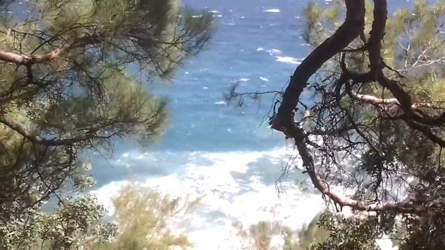 На море шторм .Праздничный салют . смотреть онлайн