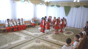 Танец с веночками Муз  рук  Максюта Г  В Детский сад Росинка Средня