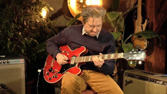 Ibanez Model 2370 from 1975 presented by Vintage Guitar Oldenburg and Tobias Hoffmann смотреть онлайн