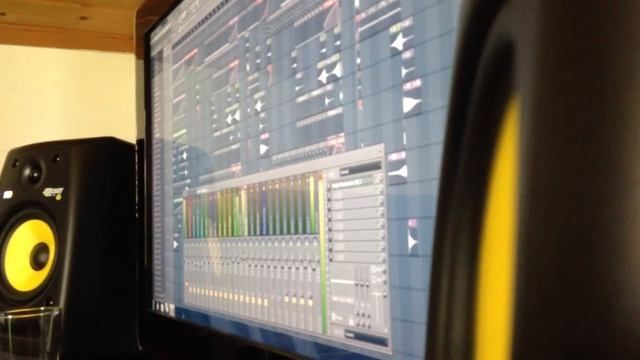 Heavy EDM Drop Preview KRK RoKit 6 смотреть онлайн