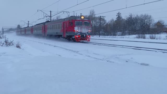 Электропоезд ЭТ2-018, станция Александровская
