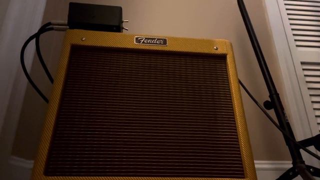 Fender Pro Junior IV Tweed with hand built attenuator. Crunchy sounds at low volume. смотреть онлайн