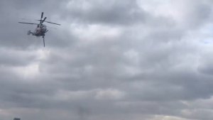 Пожар в ТЦ "Меркурий" в Уфе тушат с помощью вертолета