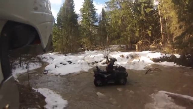 По весенним болотам на квадроциклах смотреть онлайн