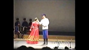 Донская казачья песня "У сотничка во дворе". Андрей за баяном. 1991 г.