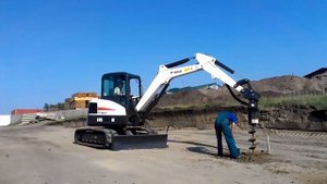 Экскаватор Bobcat E45 с гидробуром