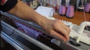 Жаккард на машине по перфокарте на одной фонтуре.Мой опыт вязания носков по перфокартам.