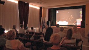 В Городском театре Анапы в День памяти и скорби состоялся виртуальный концерт