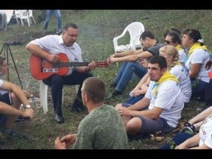 Сандрюков Сергей Александрович исполняет песню Ветерок на молодёжном слёте Мелекесского р-на