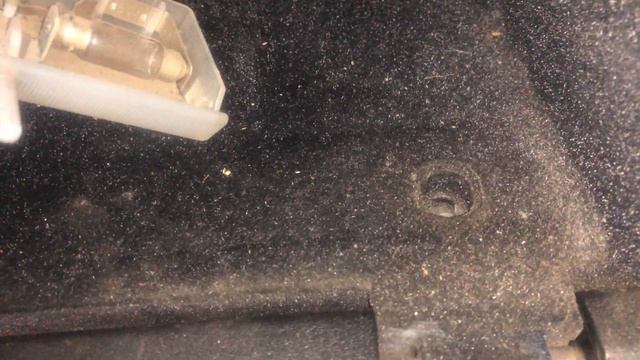 Как поменять салонный фильтр и сколько их штук Mercedes-Benz W210 смотреть онлайн