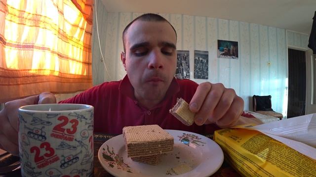 МУКБАНГ ШОКОЛАДНЫЕ ВАФЛИ - ЯШКИНО  ОБЖОР Еда на камеру ДЕСЕРТ #85