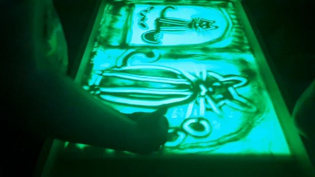 Матвей прошел очередной курс реабилитации - рисование песком смотреть онлайн