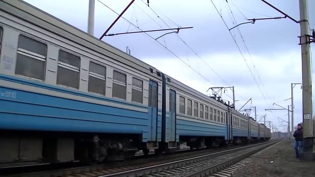 ЭР9М-392 | № 6915 Нежин - Киев-Волынский смотреть онлайн