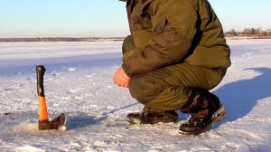 #Рыбалка на ратана на озере подлёдный лов на зимнюю удочку