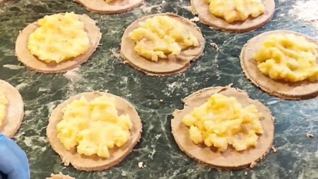 Невероятный мастер-класс по приготовленияю карельских калиток. Карелия Медвежка.