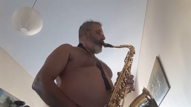 Mateo nigro con saxo tenor yamaha YTS 62 смотреть онлайн