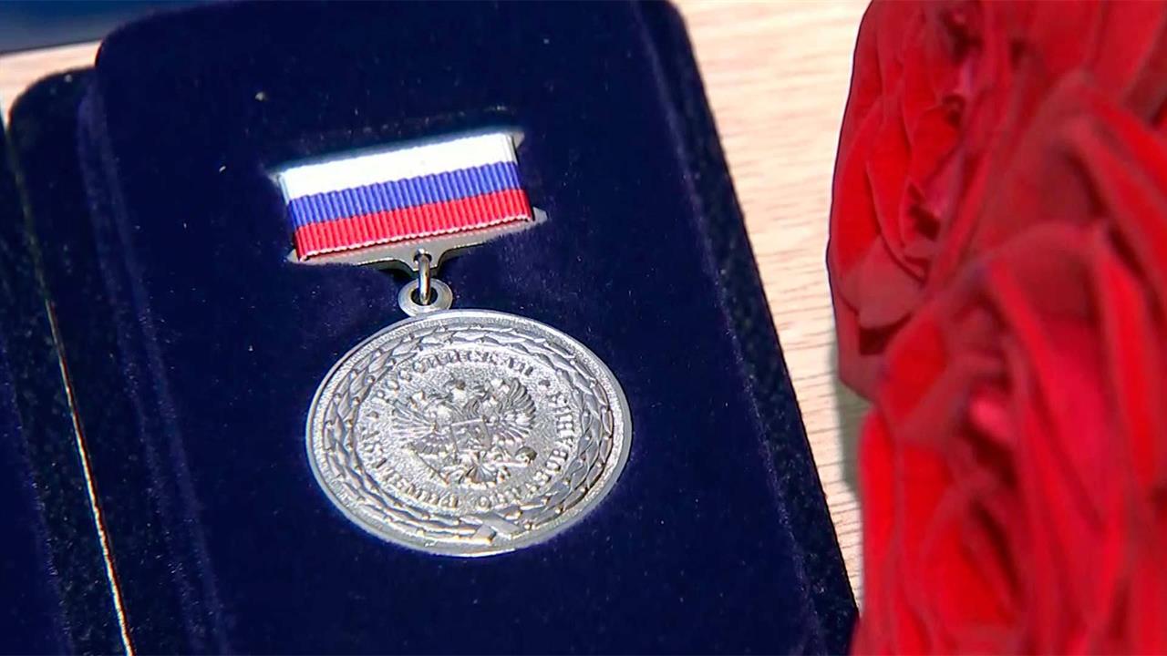 В Москве молодым ученым за успехи в науке вручены медали Российской академии образования