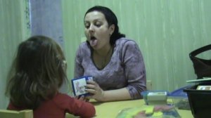 Занятие с логопедом, ребенку 3 года