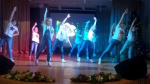танец"Пока часы 12 бьют"1-2 класс