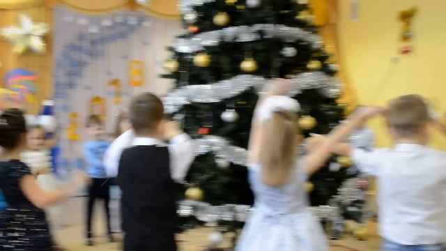 Елка в детском саду смотреть онлайн