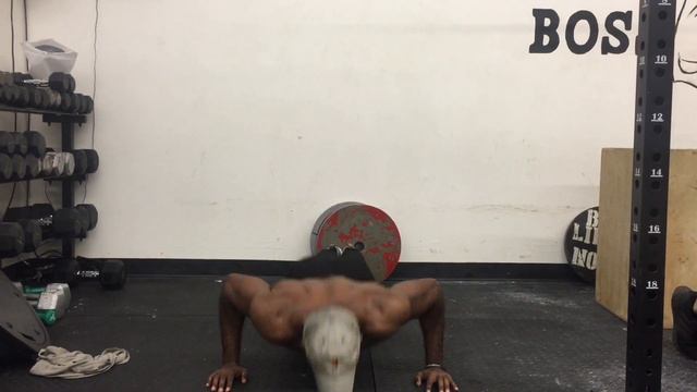 300 Push ups 25 Muscle ups with NWO смотреть онлайн