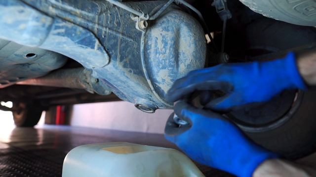 8 Minute Rear Differential Oil Change  rear axle Stepbystep Burton Builds