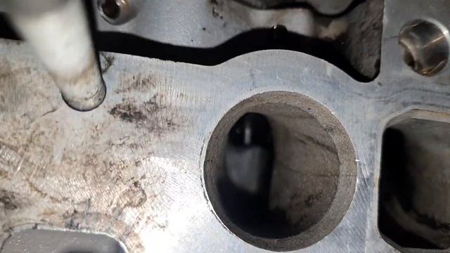 Чистка впускных каналов ГБЦ ДВС OM642 дизель Mercedes W164 смотреть онлайн