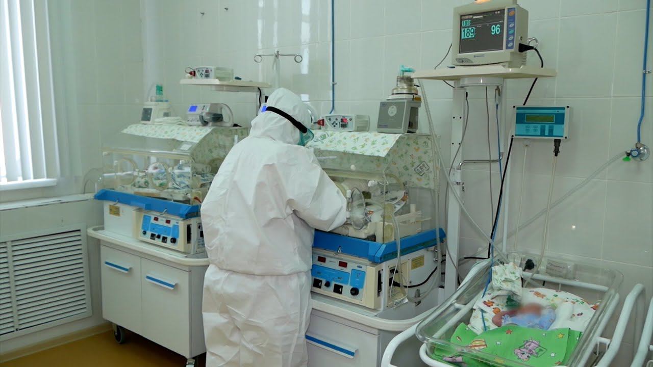 «От смерти отлучал шаг»: врачи спасли новорожденного с COVID и пневмонией в Челябинске