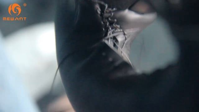 MEWANT- for Hyundai Santa Fe 2013-2018 Hand Stitch Car Steering Wheel Cover Installation