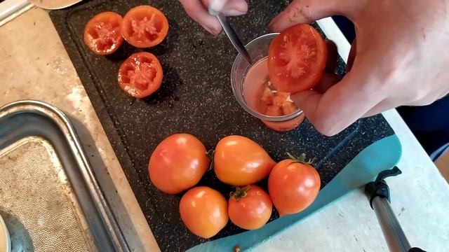 Дегустирую томат утенок, собираю семена. смотреть онлайн