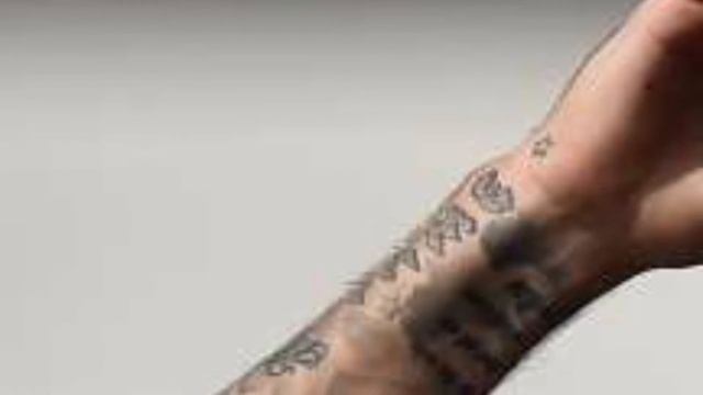 Угадай футболиста по татуировкам (часть 2) смотреть онлайн