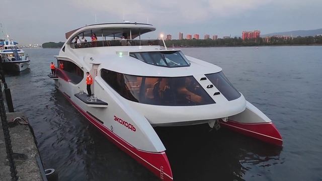 Первый в России электрический катамаран "Экоходъ". смотреть онлайн
