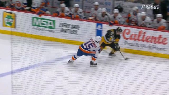 Evgeni Malkin draws two penalties vs Islanders within a minute (31 dec 2023)