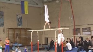 Брусья 2-й разряд спортивная гимнастика мужчина 9,5 лет. Первый раз.