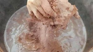 ASMR: Soft🌪dusty Pure Red dirt ❤ crumble+ dipping in lots of water🤤💦💦💦