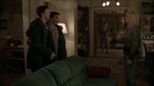 Йен и Микки 5x10 Shameless 2