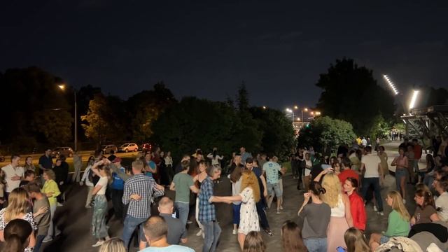 Бачата опен-эйр набережная реки Карповка Питер сентябрь 2023 v04 смотреть онлайн