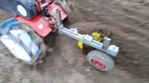 Мотоблок Салют и плуг Зыкова