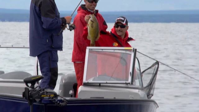 TRACKER Boats: 2015 Pro Guide V-175 SC, WT and Combo Deep V Fishing Boats