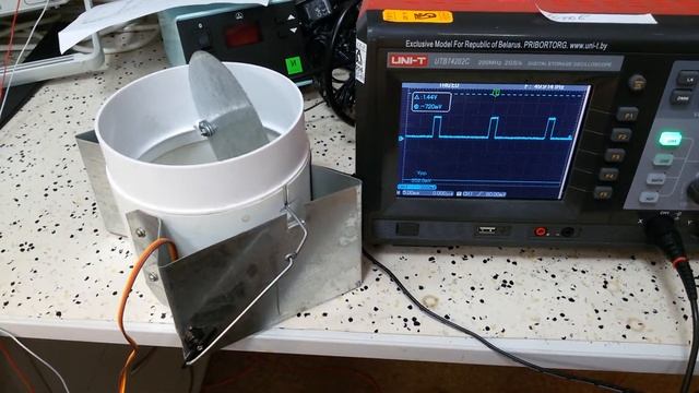 Самодельная заслонка с сервоприводом для системы вентиляции смотреть онлайн