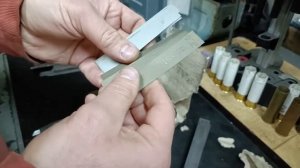 Набор подкладок под токарные резцы.