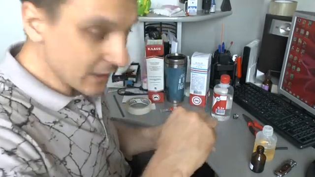 Восстановление крепежа петель ноутбука эпоксидкой смотреть онлайн